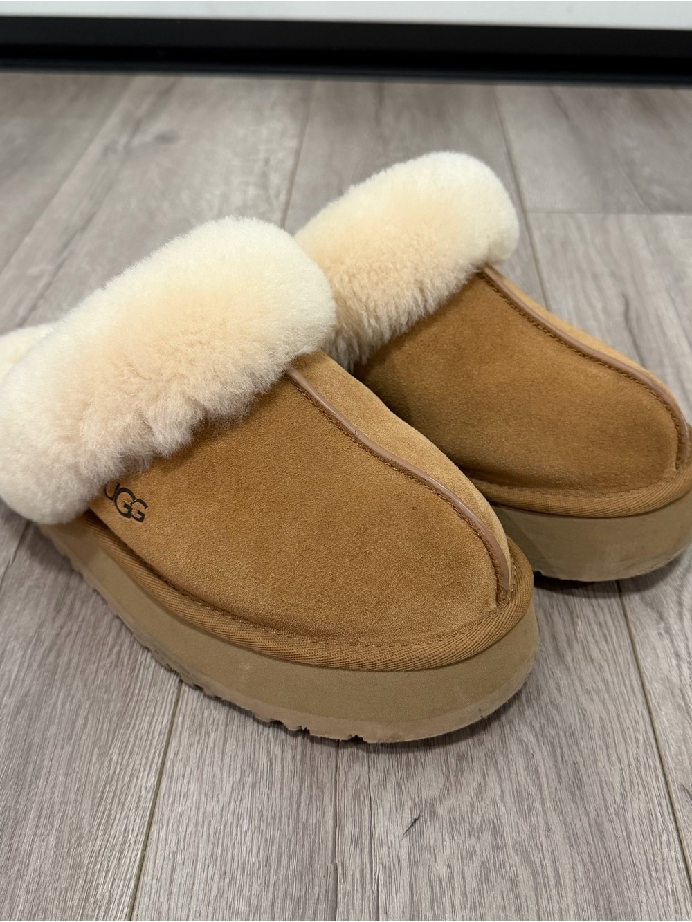 UGG Women's Disquette Slipper